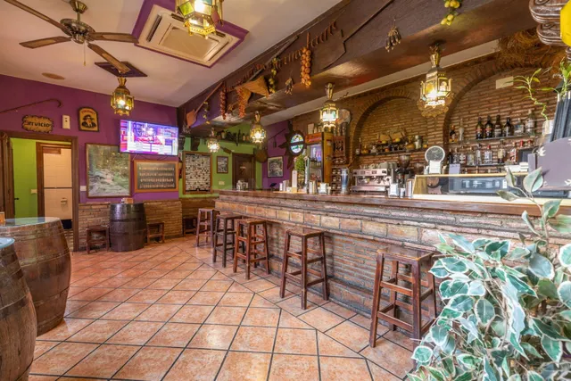 ¡¡¡¡CHALET CON RESTAURANTE EN PLENO FUNCIONAMIENTO, IDEAL PA - foto 2