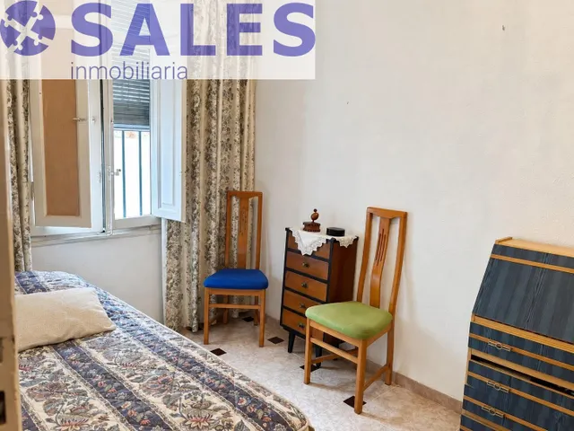 Casa adosada con terrazas, patio y buhardilla en ayora — 15