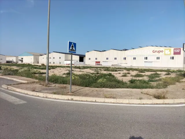 PARCELA INDUSTRIAL EN POLIGONO LAS MAROMAS