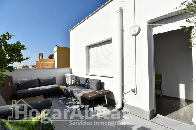 ¡GRAN OPORTUNIDAD! PAREADO REFORMADO, EXTERIOR CON TERRAZA Y ASCENSOR — 28