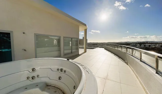 LLAVE EN MANO. ÁTICO MARIPOSA CON ENORME TERRAZA, ORIENTACIÓN SUROESTE Y VISTAS PANORÁMICAS AL MAR — 8