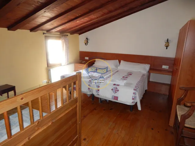 OPORTUNIDAD, CASA REFORMADA CON PISCINA Y OTRAS COMODIDADES. — 49