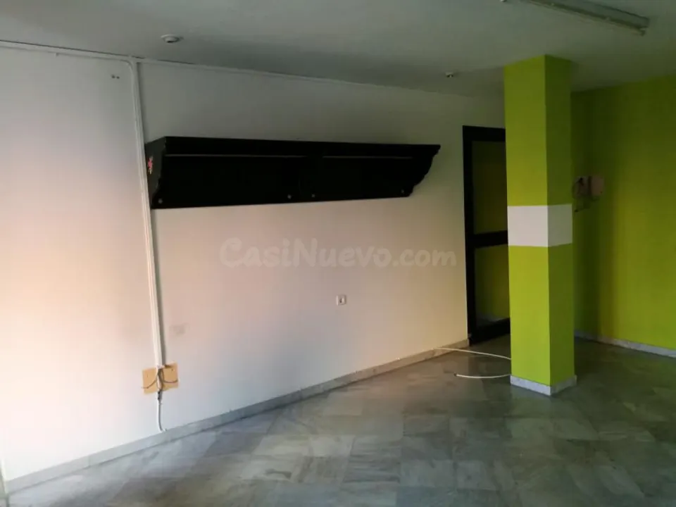 Local comercial 80m² en alquiler - Céntrica