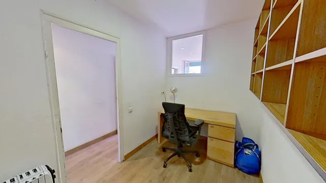 Ático luminoso de 2hab. con terraza de 20m2 — 28