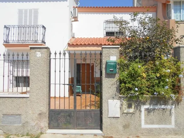 ¡Espacio para toda la familia en planta baja y con una gran terraza! — 20