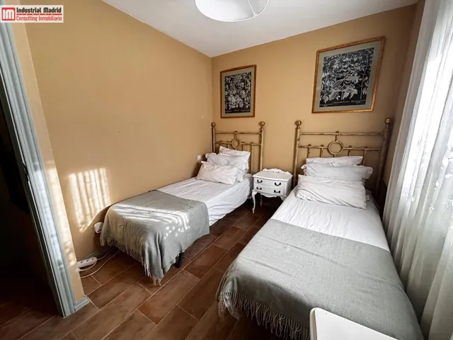 Chalet rústico independiente con piscina privada y gran parcela en Valdilecha — 9