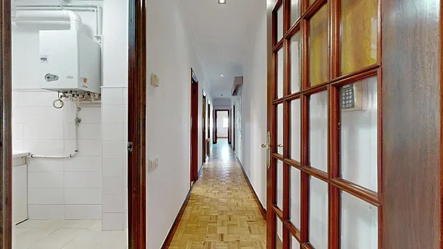 Vivienda en quinta planta con vistas panorámicas, luminosa, con 5 amplias habitaciones. — 27