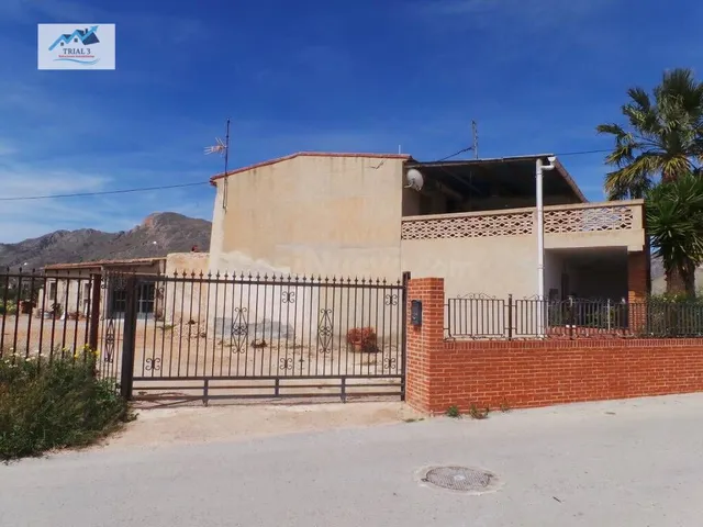 Venta de casa en Orihuela, Alicante.