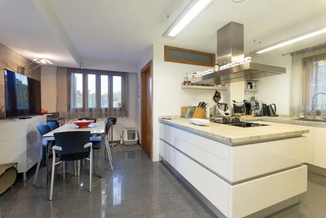 ÁTICO DE 4 habitaciones CON GRAN TERRAZA EN PLANTA, PARKING Y PISCINA COMUNITARIA EN CAS CATALÀ. — 11
