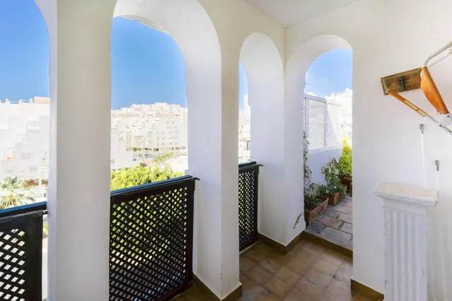 FANTASTICO PISO CON TERRAZA JUNTO AL MAR — 21