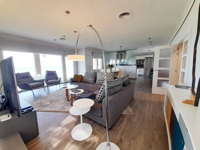 Moderna villa en primerísima línea de playa — 4