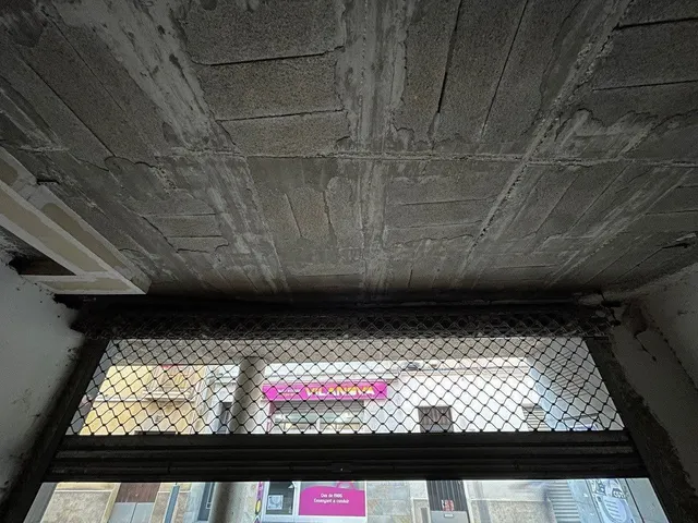 LOCAL COMERCIAL EN VENDA AL CENTRE DE VILANOVA DEL CAMÍ — 8