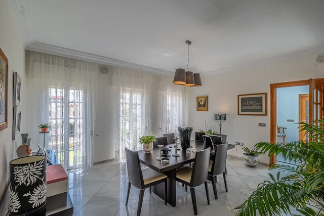 Chalet 4 habitaciones 557m² en venta - Centro — 21