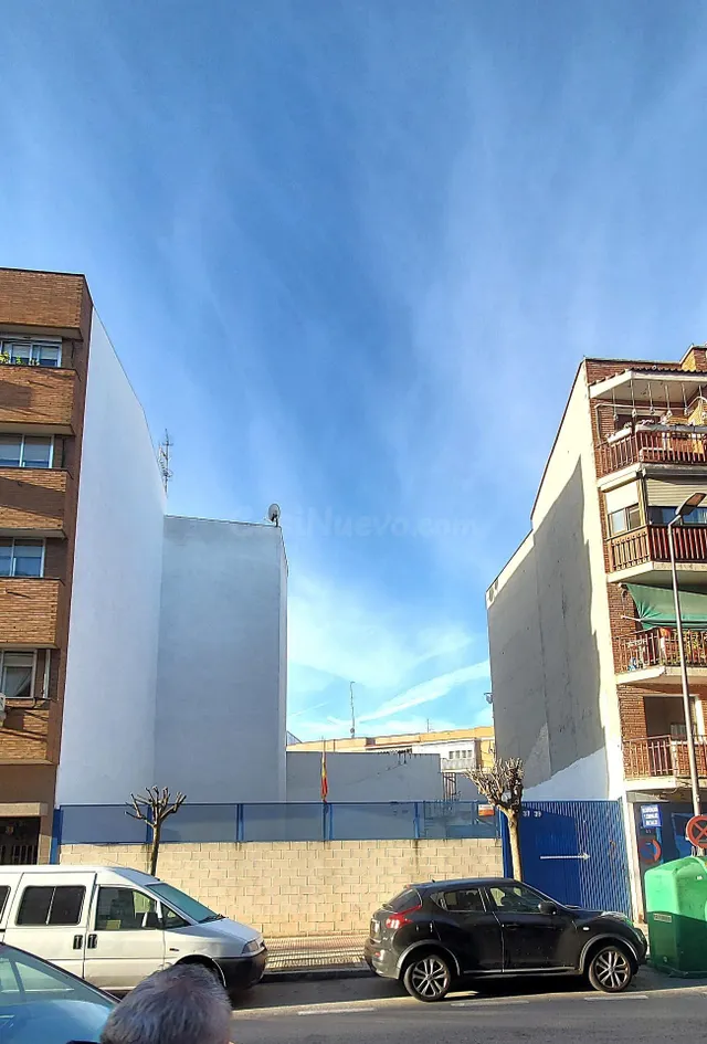 Solar urbano residencial de 240 m2 | 980 m2 edificables | Ce - foto 3