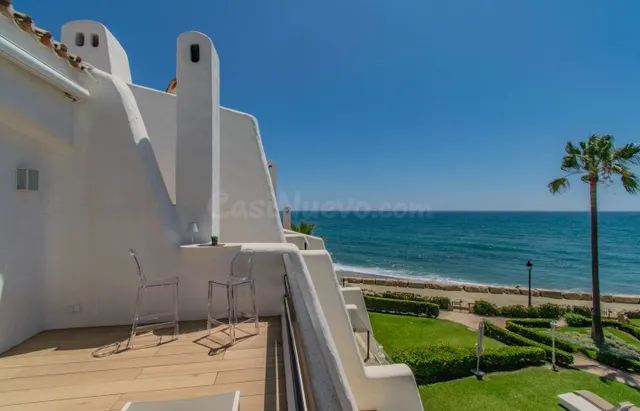 Descubra el Lujo Frente al Mar en la Exclusiva Milla de Oro  - foto 2