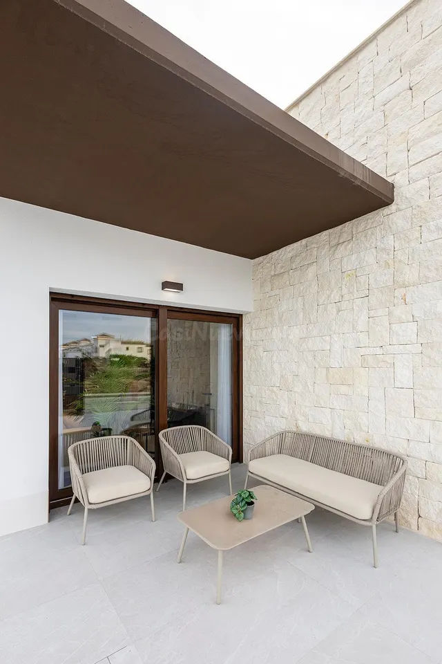 VILLA CON PISCINA PRIVADA EN LA FINCA GOLF - foto 5