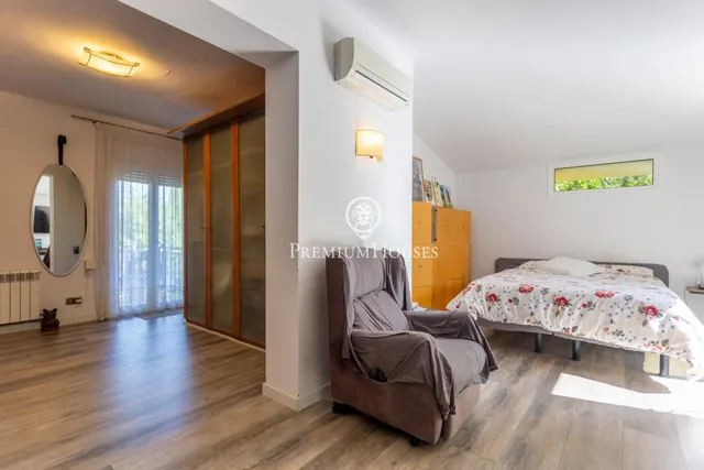 Exclusiva casa en Vallromanes. Naturaleza, privacidad y vistas panorámicas. — 16