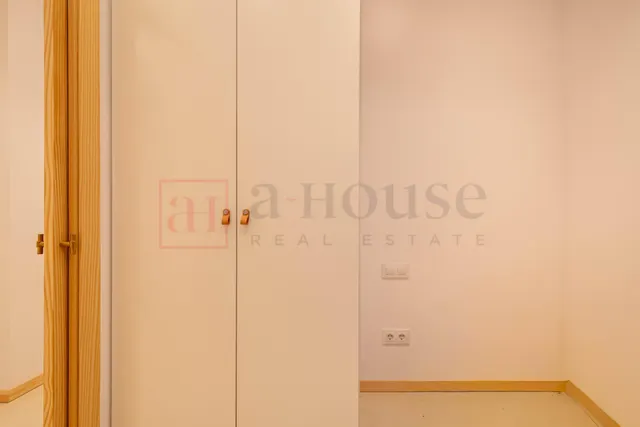Piso luminoso y recién reformado, listo para entrar a vivir en vila de gràcia — 23