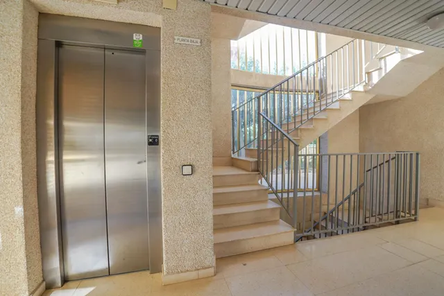 Piso reformado en Cambrils con piscina y parking incluido — 34