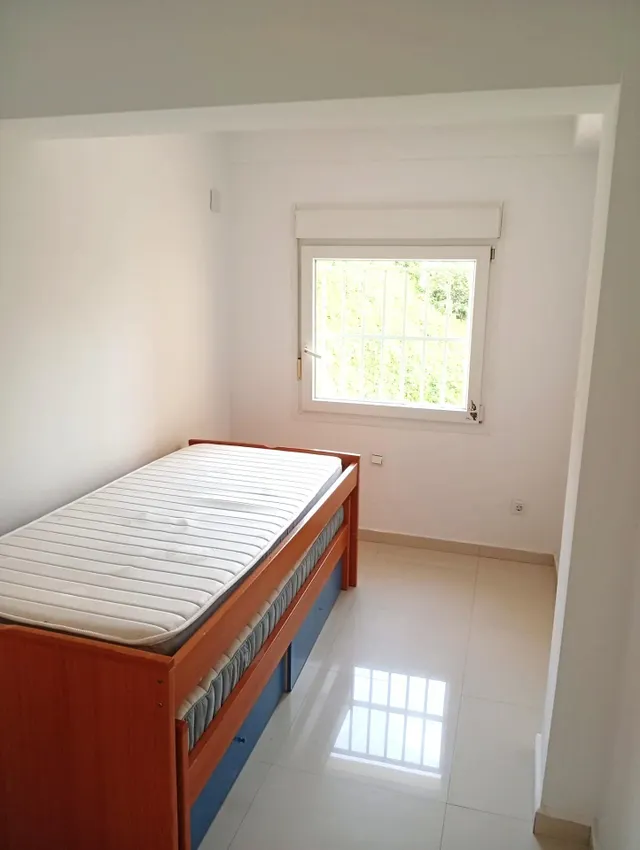 Amplio y luminoso piso de 3 dormitorio con impresionantes vistas al mar en la Carihuela, Torremolinos — 26