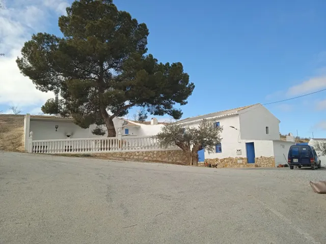 Casa Cueva Única con Apartamentos Adyacentes y Potencial de  - foto 2