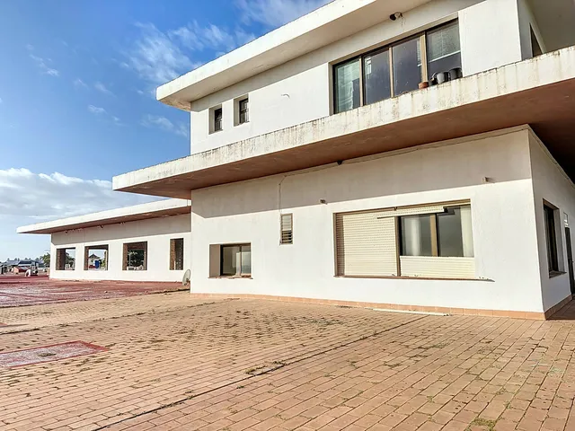 Local comercial 898m² en venta - Costa Del Sol — 11