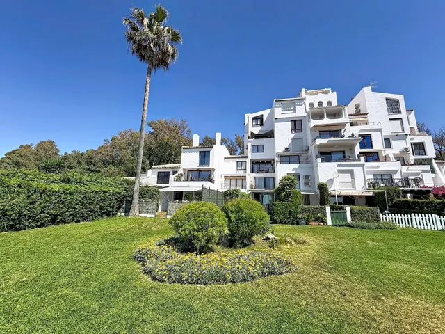 Exclusivo apartamento en primera línea de playa con acceso d - foto 3