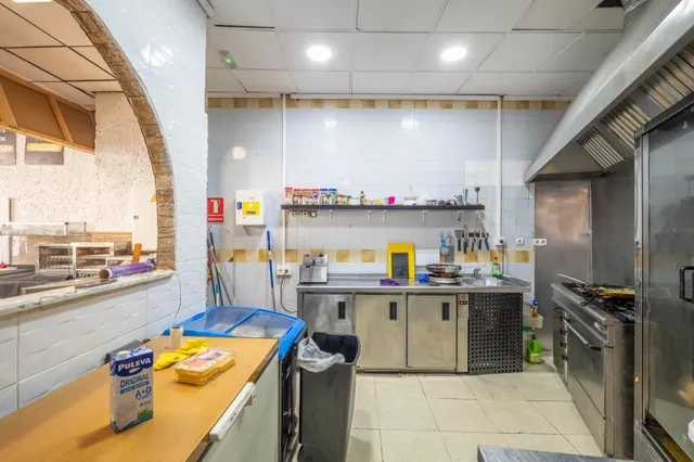 TRASPASO DE NEGOCIO DE ALIMENTACION PARA LLEVAR EN CENTRO DE MARACENA. GRAN OPORTUNIDAD!!! — 12