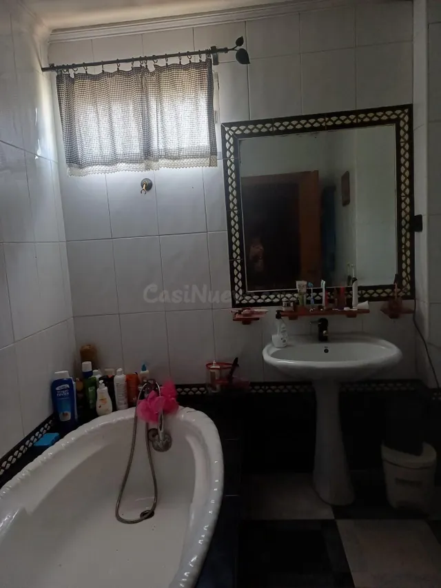 Acogedor Chalet en Algeciras con Piscina y Amplio Jardín — 14