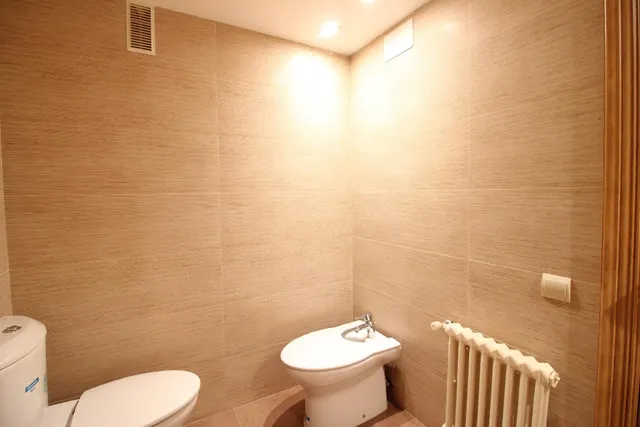 EXCLUSIVA VIVIENDA DE CASI 200M2, REFORMADA A ESTRENAR Y A POCOS PASOS DEL CAUCE DEL TURIA — 46