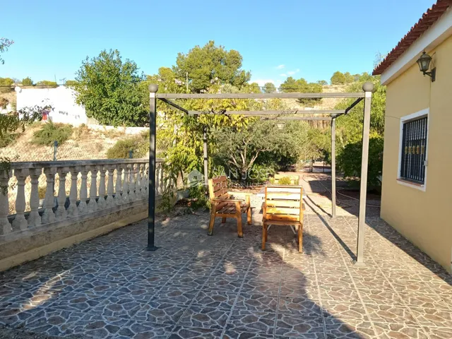 Se vende albergue con placas solares en buen estado cerca de Aspe — 19