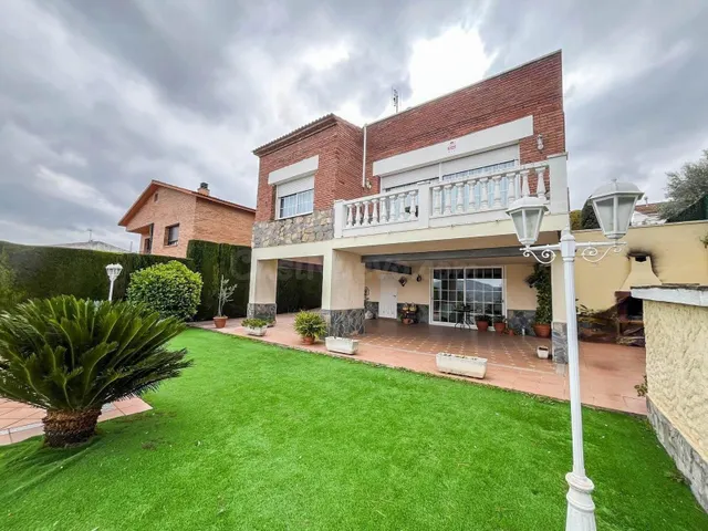PRECIOSO CHALET A LA VENTA EN ESPARREGUERA - URB CAN RIAL (B - foto 4