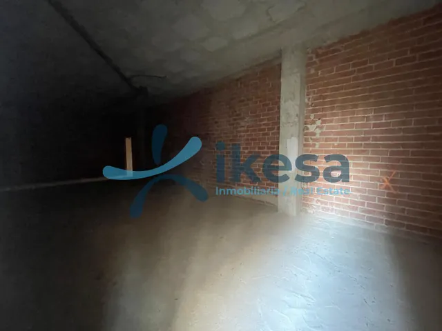 Venta de Local Comercial en Torredonjimeno, Jáne. — 17
