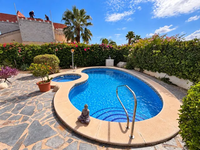 Villa 3 habitaciones 115m² en venta - Doña Pepa - foto 2