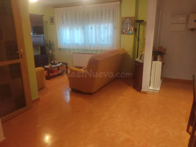 ESTUPENDA CASA CON DOS VIVIENDAS COMPLETAS DISTRIBUIDAS EN D - foto 3