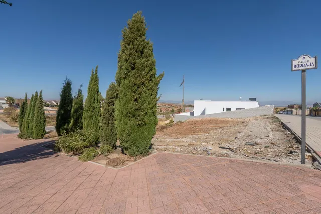 ¡¡ Solar Urbano con proyecto Básico !! — 36