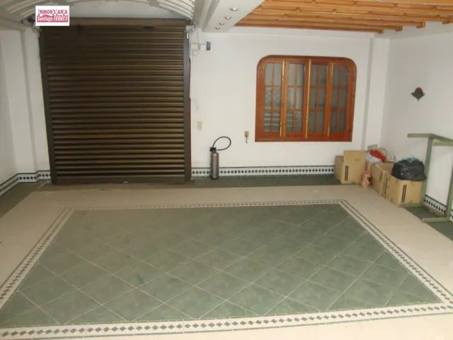 VENTA DE VIVIENDA UNIFAMILIAR EN BENIFAIO                  ACCESO POR DOS CALLES — 10