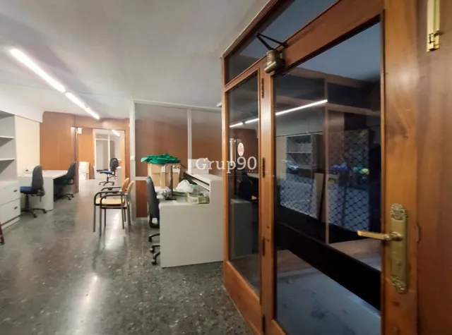 3 LOCALES COMERCIALES EN  ZONA INSTITUT — 49