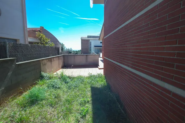 Chalet independiente con gran terraza en Calafell — 28