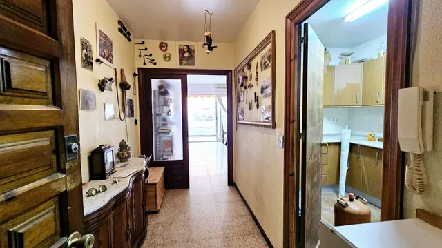 Magnifico piso en edificio en primera linea de playa en Estepona pueblo — 17