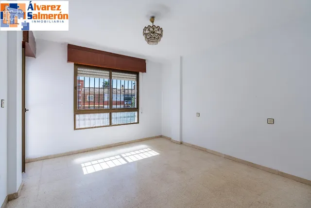 CASA ADOSADA EN MOTRIL — 24
