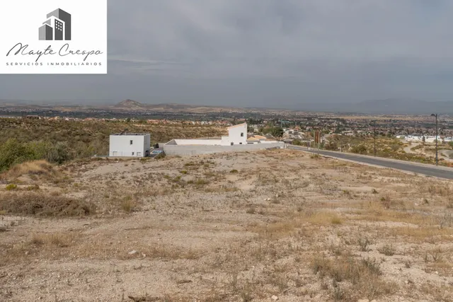 Terreno urbano de 750 m2 en Altos de La Zubia. Parcela 17, manzana M — 30