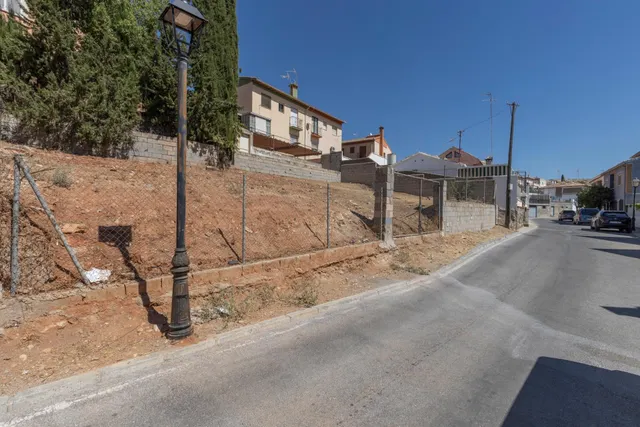 TERRENO URBANO EN VENTA EN HUETOR VEGA – 284 m2 — 9
