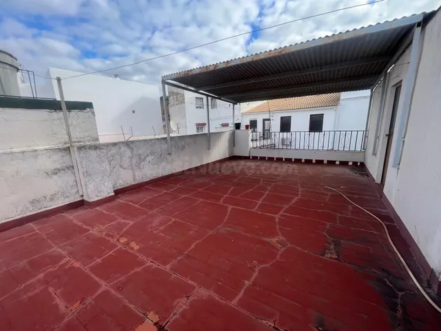 CASA EN DOÑA MENCIA CON LOCAL COMERCIAL — 2