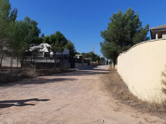 PARCELA URBANA EN URB LA PRESA DE MANISES — 3