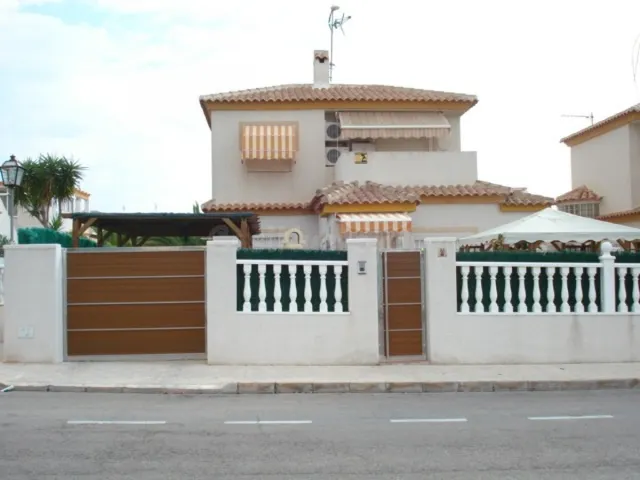 CHALET INDEPENDIENTE - TORRE DEL MORO DE 3 DORMITORIO 2 BAÑO - foto 3