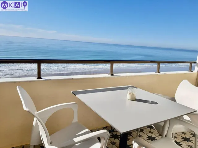 Imponente piso reformado en Paseo Marítimo (zona Cortadura) - foto 2