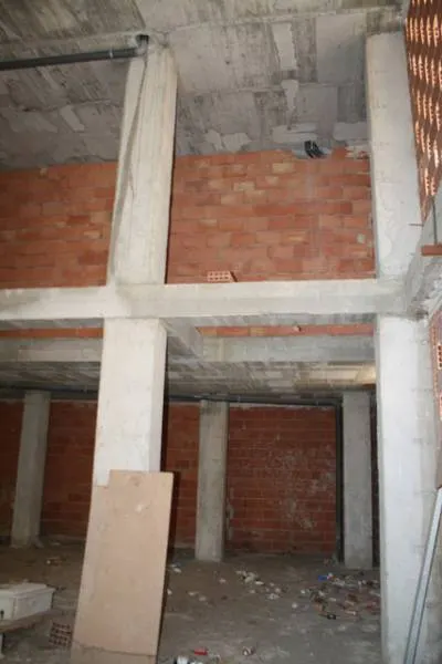 Local comercial en Orihuela cerca del Colegio Santo Domingo y de la Casa Museo de Miguel Hernández. — 5