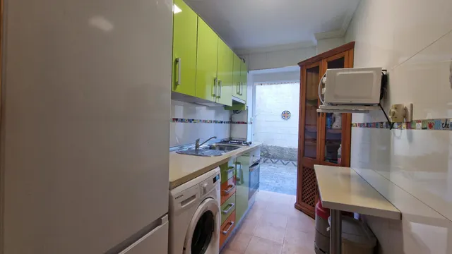 Vivienda de 3 Dormitorios en alquiler en régimen de VIVIENDA HABITUAL en Carlos Haya — 7