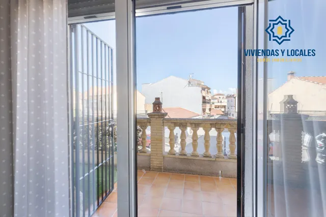 Casa en Armilla con terraza, patio y amplia cochera — 22